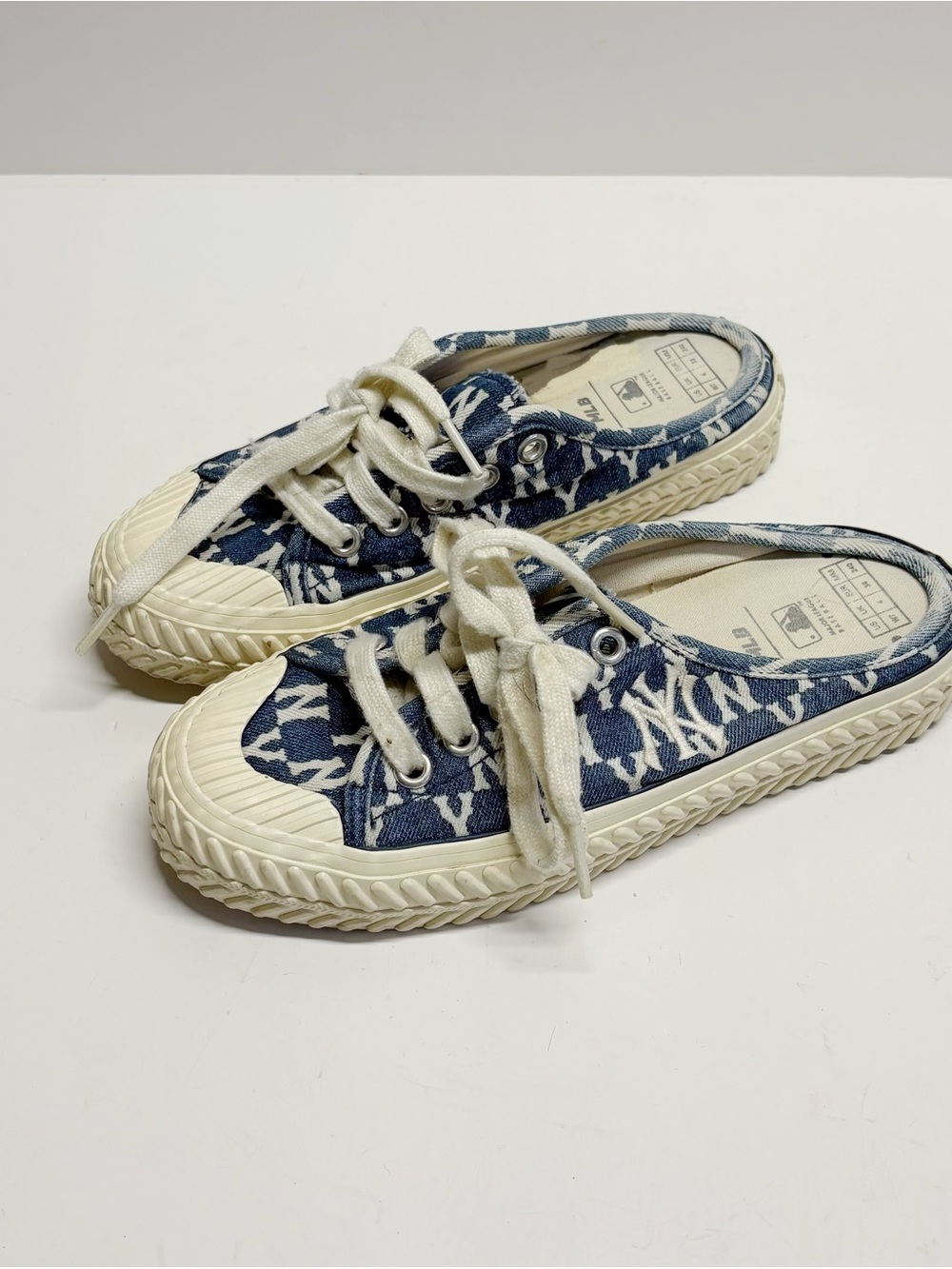 MLB Kids Slip-On Lace Sneakers in Navy Blue and Cream